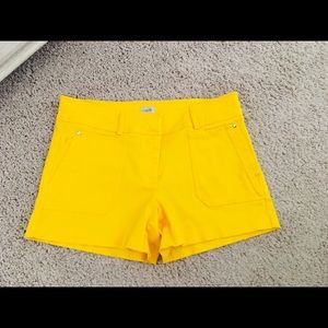 CACHE yellow shorts ✨